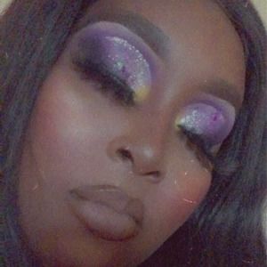 Meet your Posher, Royae